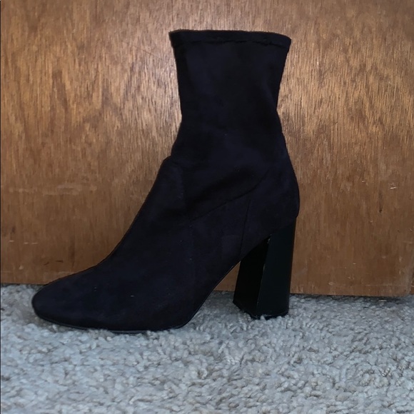 Cape Robbin Black Boots - Picture 3 of 7